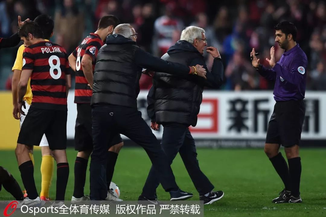  拉齐奥争议红牌引发赛后主帅激烈抗议  